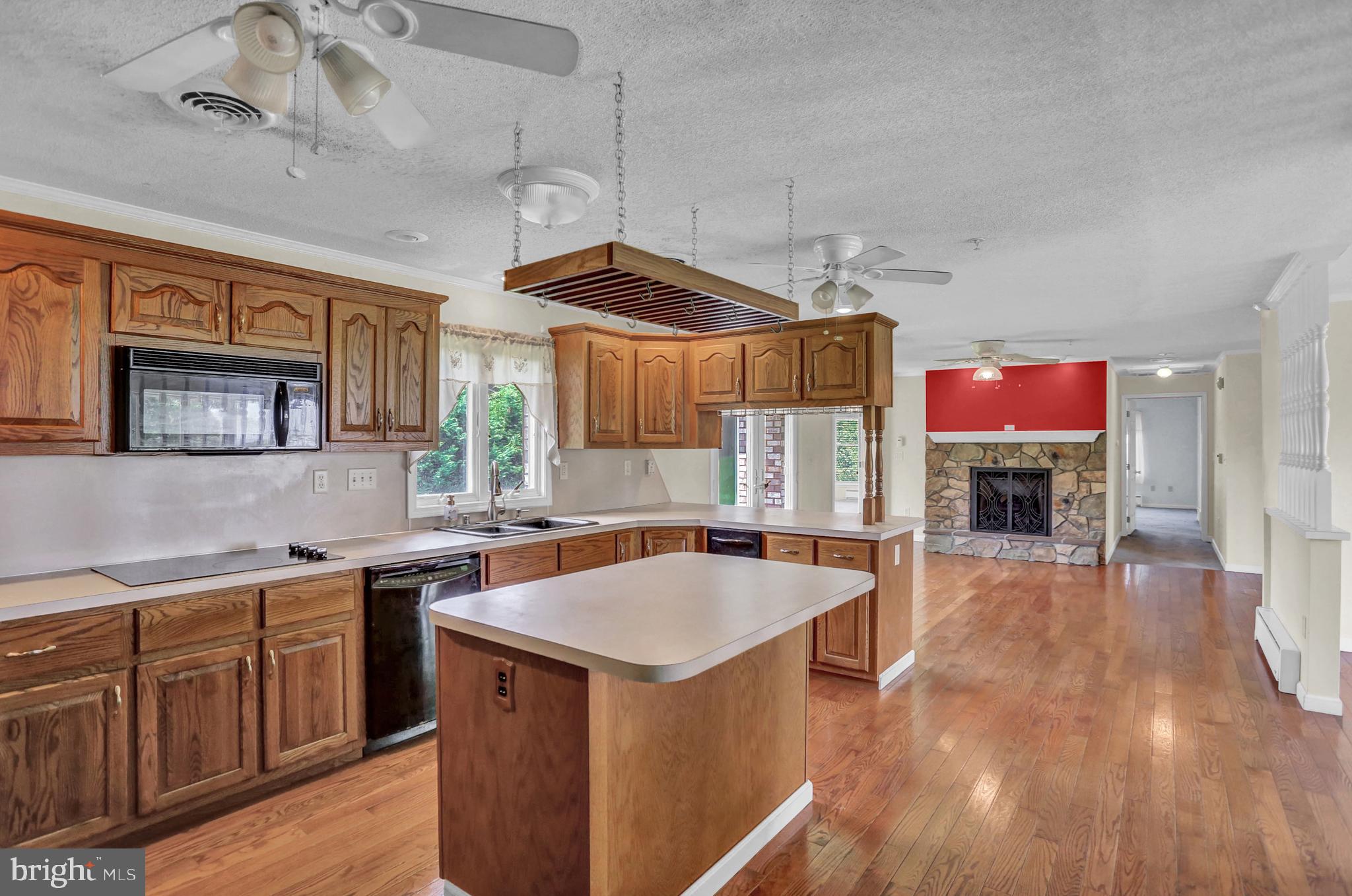 25 Warren Trail Fairfield, PA 17320 - Photo 9 of 42 Kitchen with hardwood floors