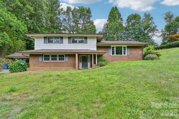 $285,000 | 8417 Rolling Hills Avenue, Hickory, NC 28602