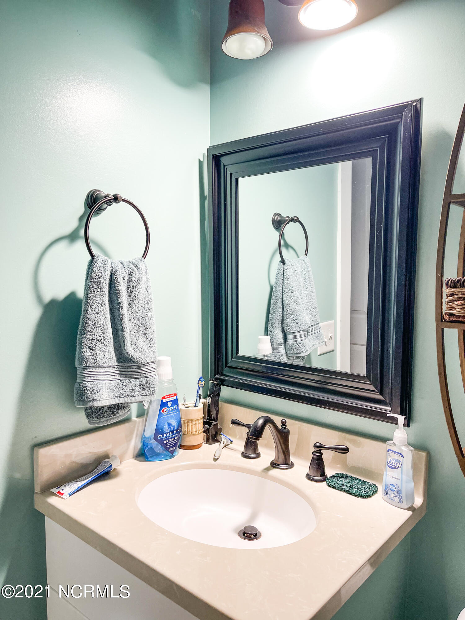 339 Hooker Road Wilmington, NC 28403 - Photo 30 of 62 guest bath 1st level