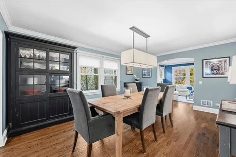 $1,885,000 | 1082 Ash Street, Winnetka, IL 60093