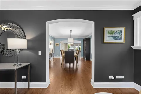 $1,885,000 | 1082 Ash Street, Winnetka, IL 60093