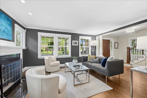 $1,885,000 | 1082 Ash Street, Winnetka, IL 60093