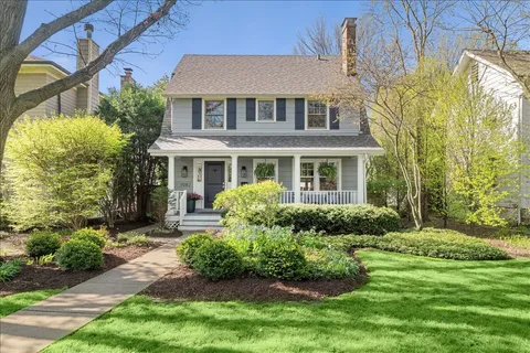 $1,885,000 | 1082 Ash Street, Winnetka, IL 60093