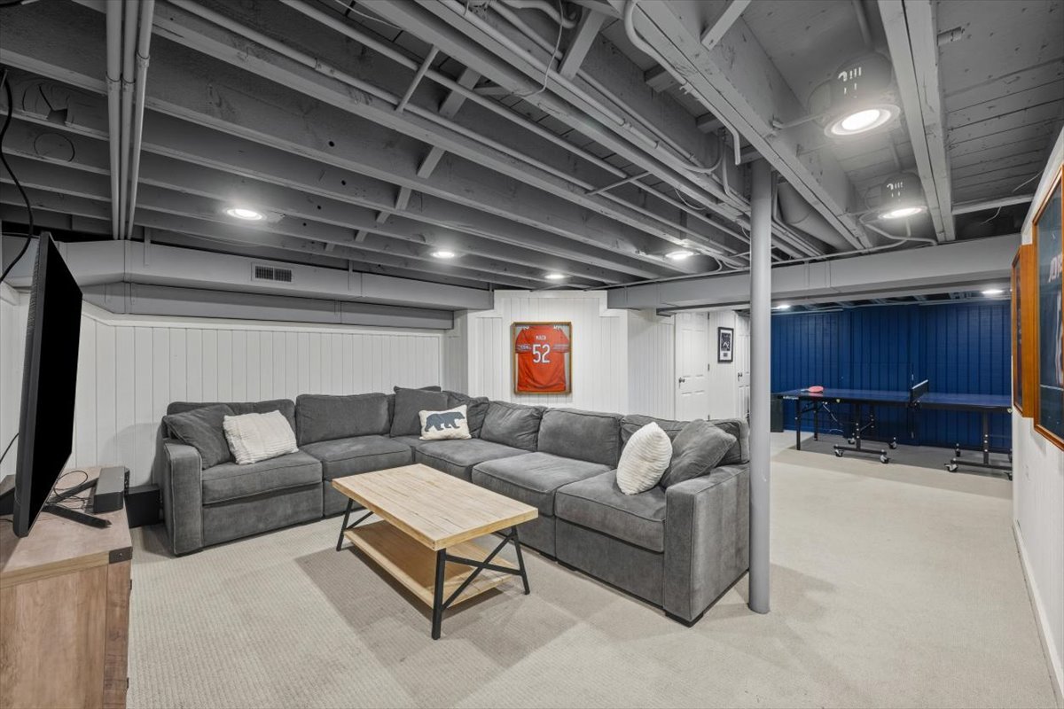1082 Ash Street Winnetka, IL 60093 - Photo 44 of 54 a living room with furniture and a couch