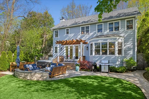 $1,885,000 | 1082 Ash Street, Winnetka, IL 60093