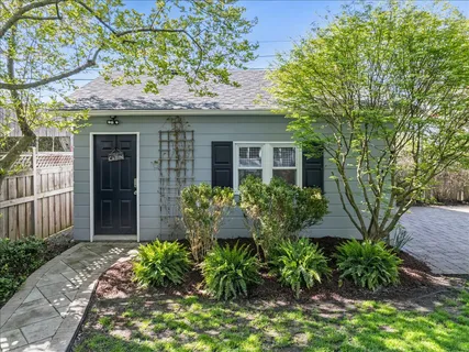 $1,885,000 | 1082 Ash Street, Winnetka, IL 60093