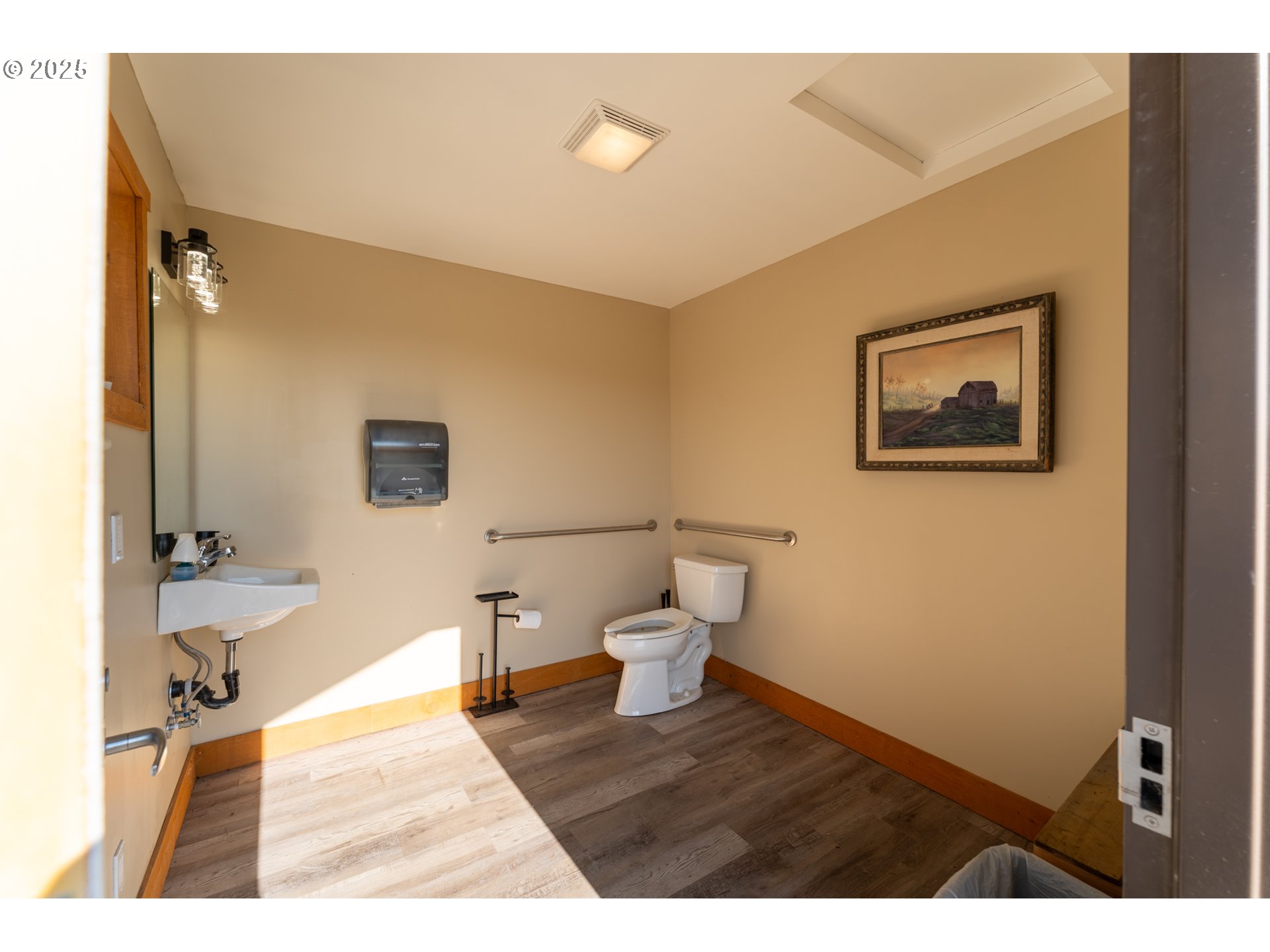 24730 Southwest Tile Flat Road Hillsboro, OR 97123 - Photo 14 of 48