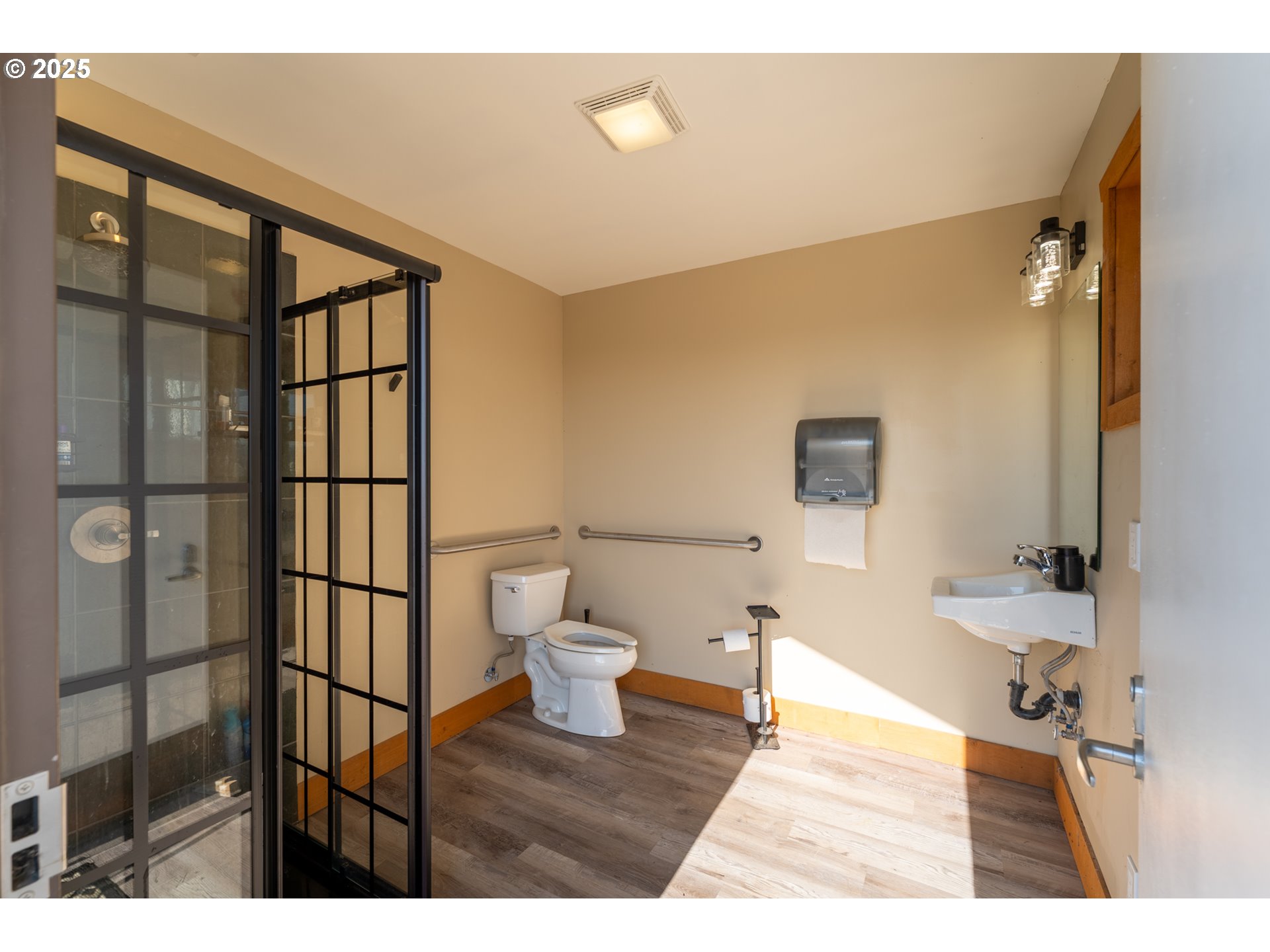 24730 Southwest Tile Flat Road Hillsboro, OR 97123 - Photo 15 of 48