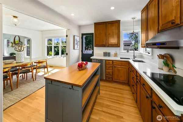 $1,490,000 | 4203 Corliss Avenue North, Seattle, WA 98103