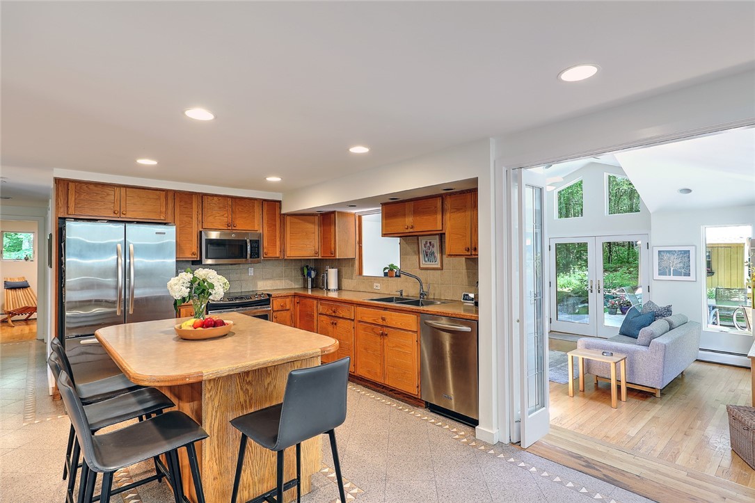 153 Howard Hill Road Foster, RI 02825 - Photo 7 of 24