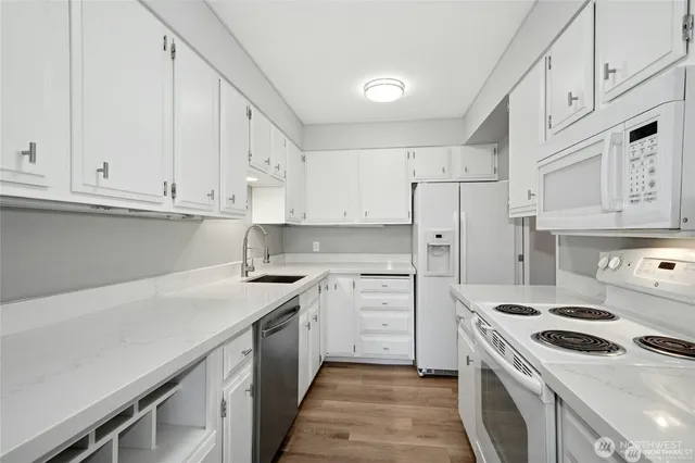 $548,880 | 2100 3rd Avenue, Unit 1505, Seattle, WA 98121