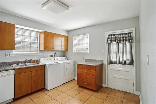 $1,250 | 316 Arabella Street, New Orleans, LA 70115