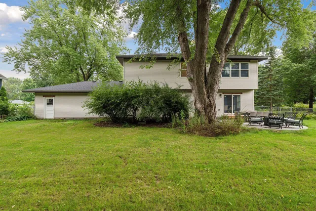 $3,875 | 17710 13th Avenue North, Plymouth, MN 55447