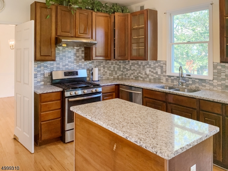 9 Colonial Court Skillman, NJ 08558 - Photo 7 of 25