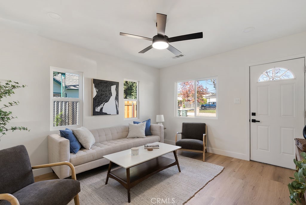 508 Vermont Street Altadena, CA 91001 - Photo 3 of 29