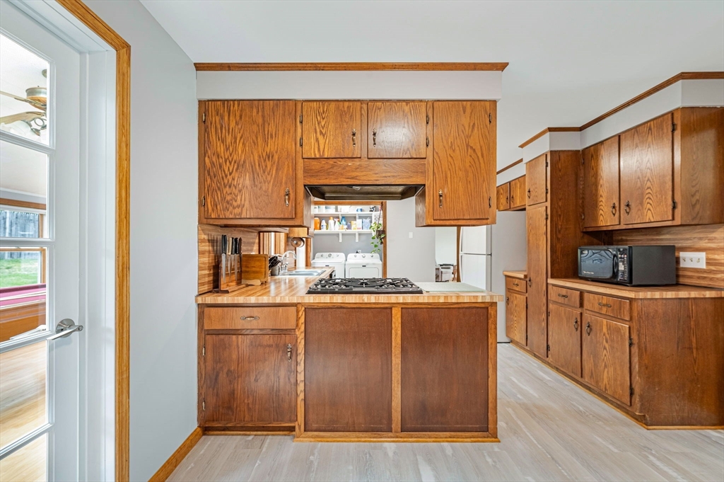 50 Emerson Street Springfield, MA 01118 - Photo 9 of 42