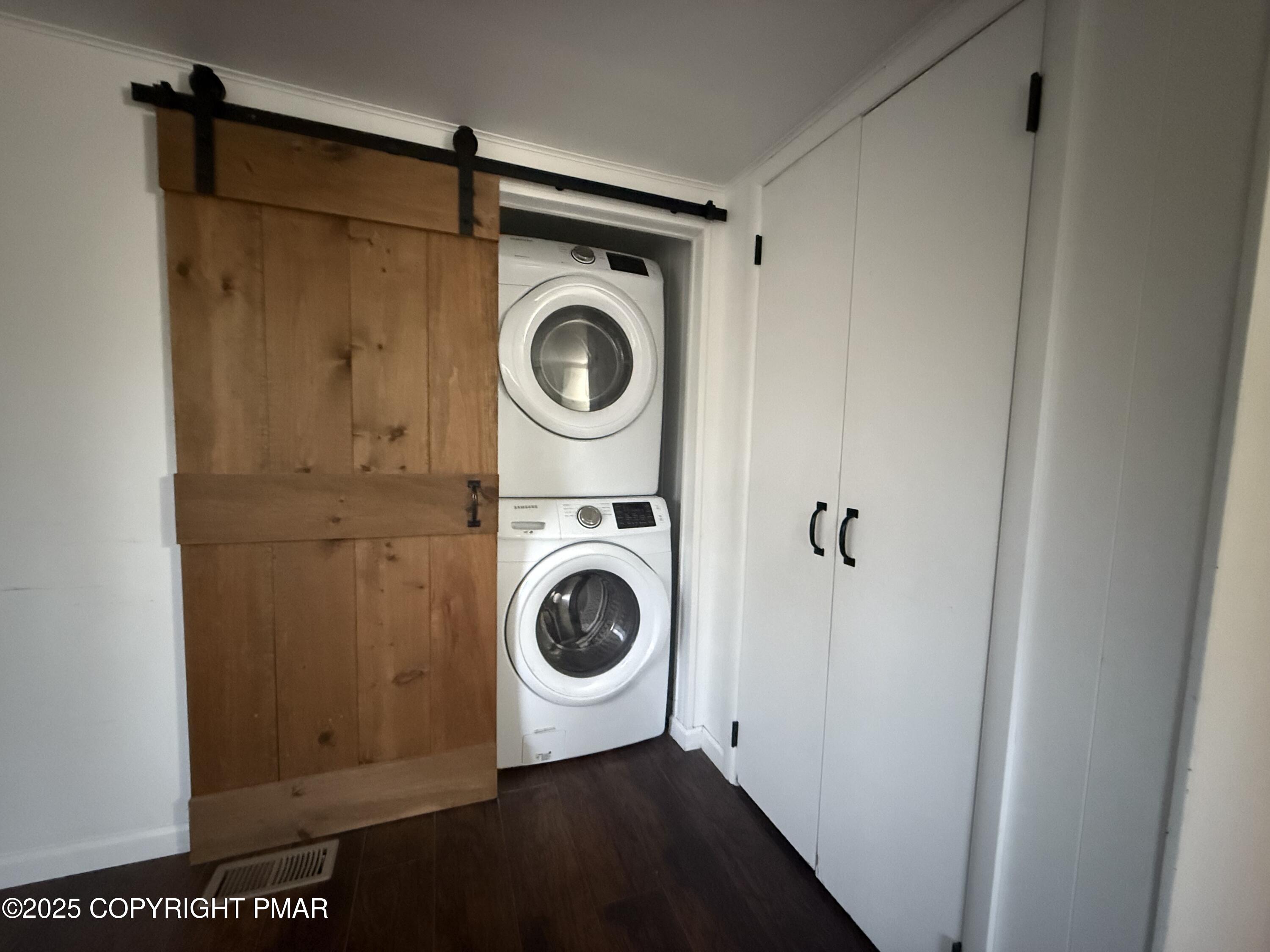 452 Stillwater Drive Pocono Summit, PA 18346 - Photo 16 of 26 Laundry