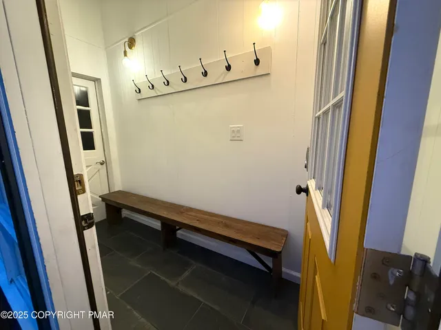 $2,400 | 452 Stillwater Drive, Pocono Summit, PA 18346