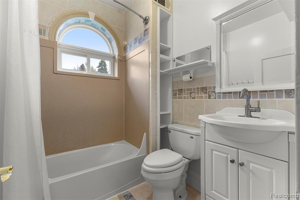 5210 Maple Street Dearborn, MI 48126 - Photo 19 of 34 Gallery Image 19