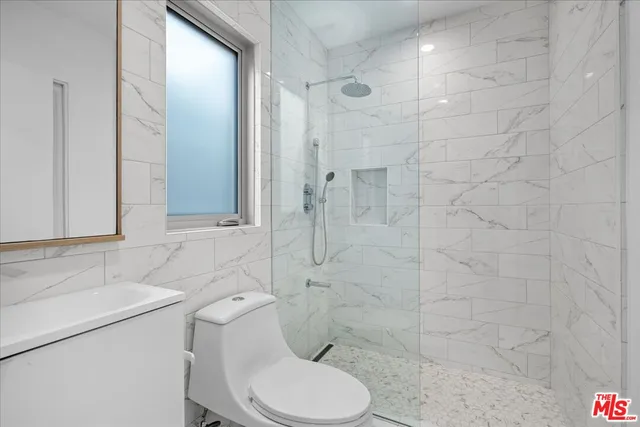 $2,649,000 | 541 Rose Avenue, Venice, CA 90291