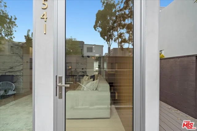 $2,649,000 | 541 Rose Avenue, Venice, CA 90291