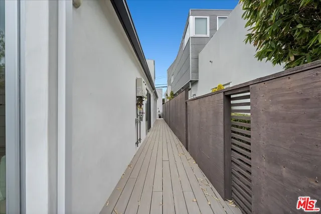 $2,649,000 | 541 Rose Avenue, Venice, CA 90291