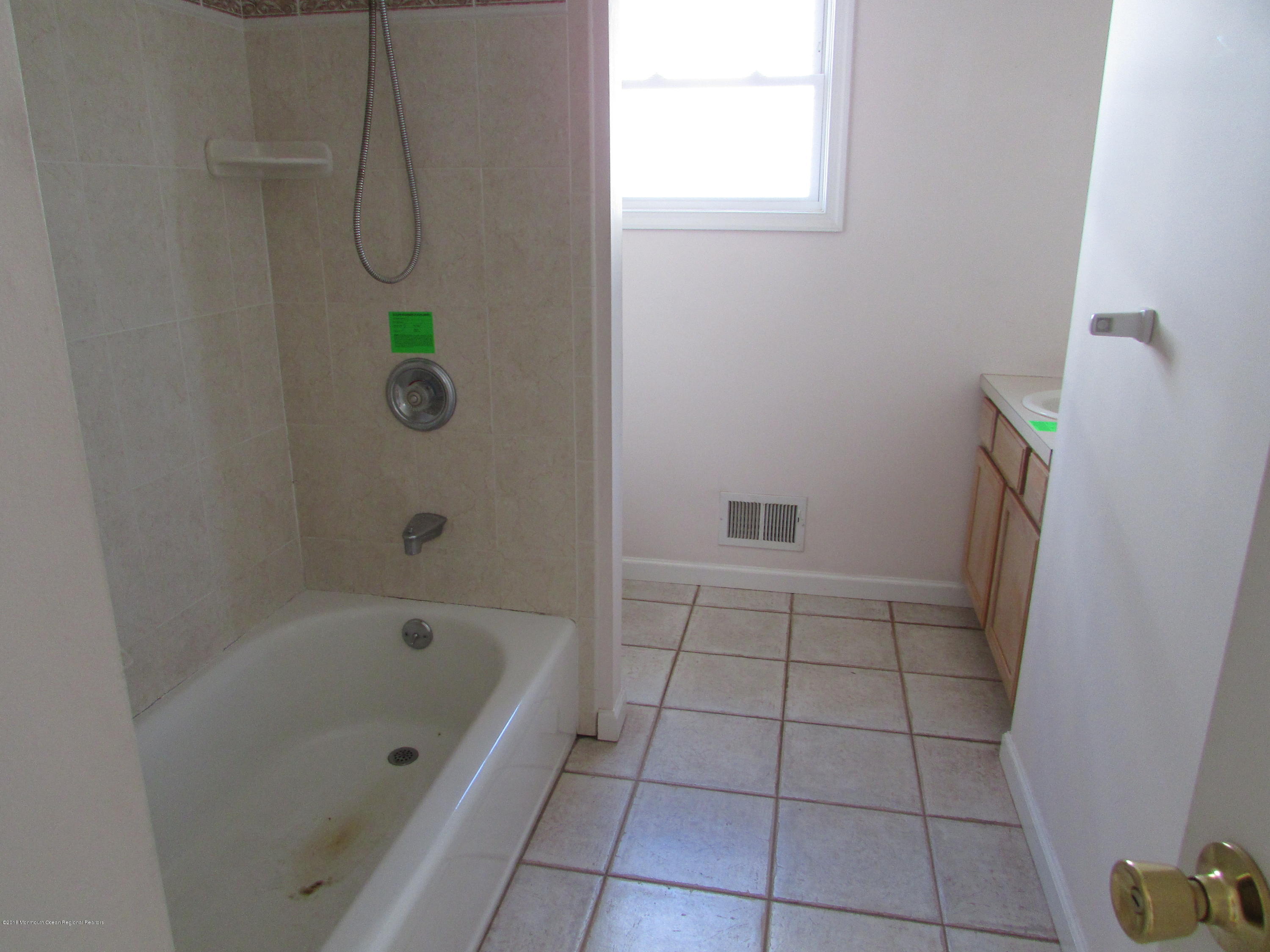 27 Port Road Brick, NJ 08723 - Photo 9 of 17 IMG_6716