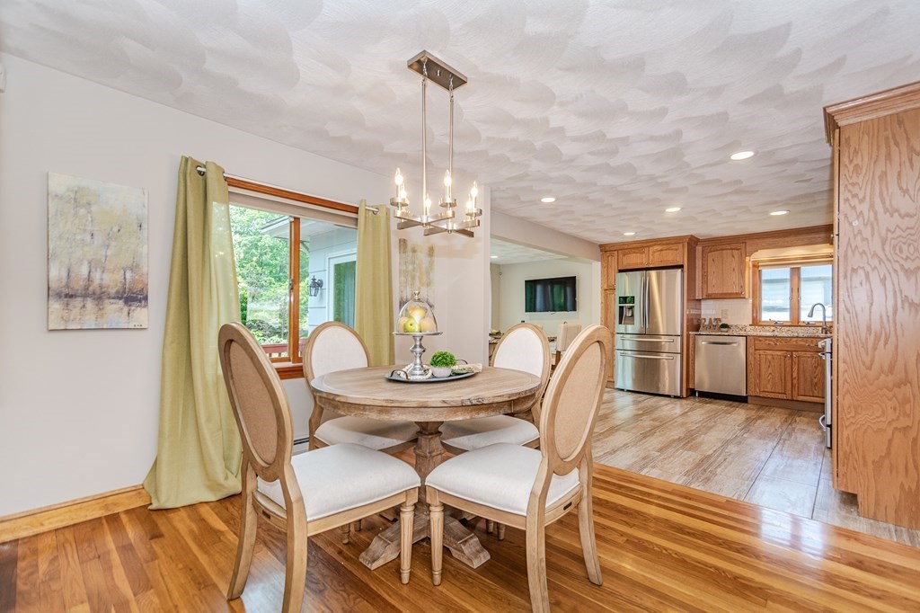 4 Michaels Road Lynnfield, MA 01940 - Photo 5 of 33 Gallery Image 5