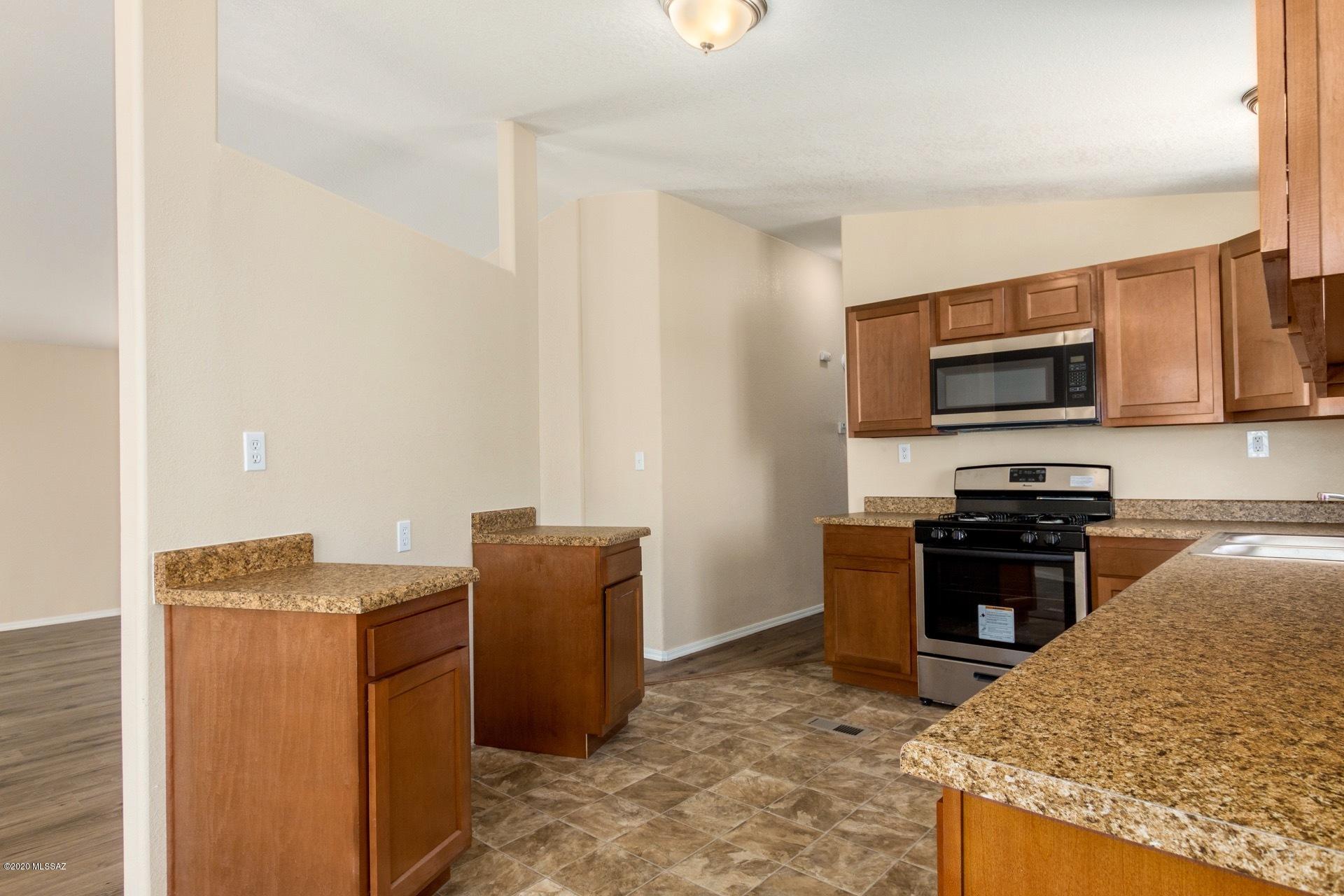 6096 North Van Ark Road Tucson, AZ 85743 - Photo 4 of 11 Gallery Image 4