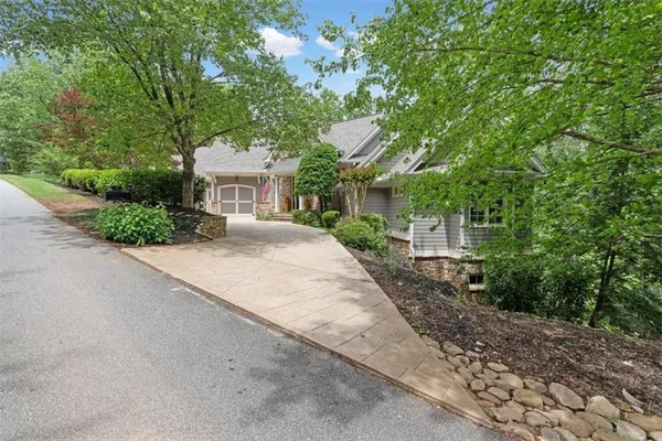 $825,000 | 12 Somerset Lane, Cartersville, GA 30121