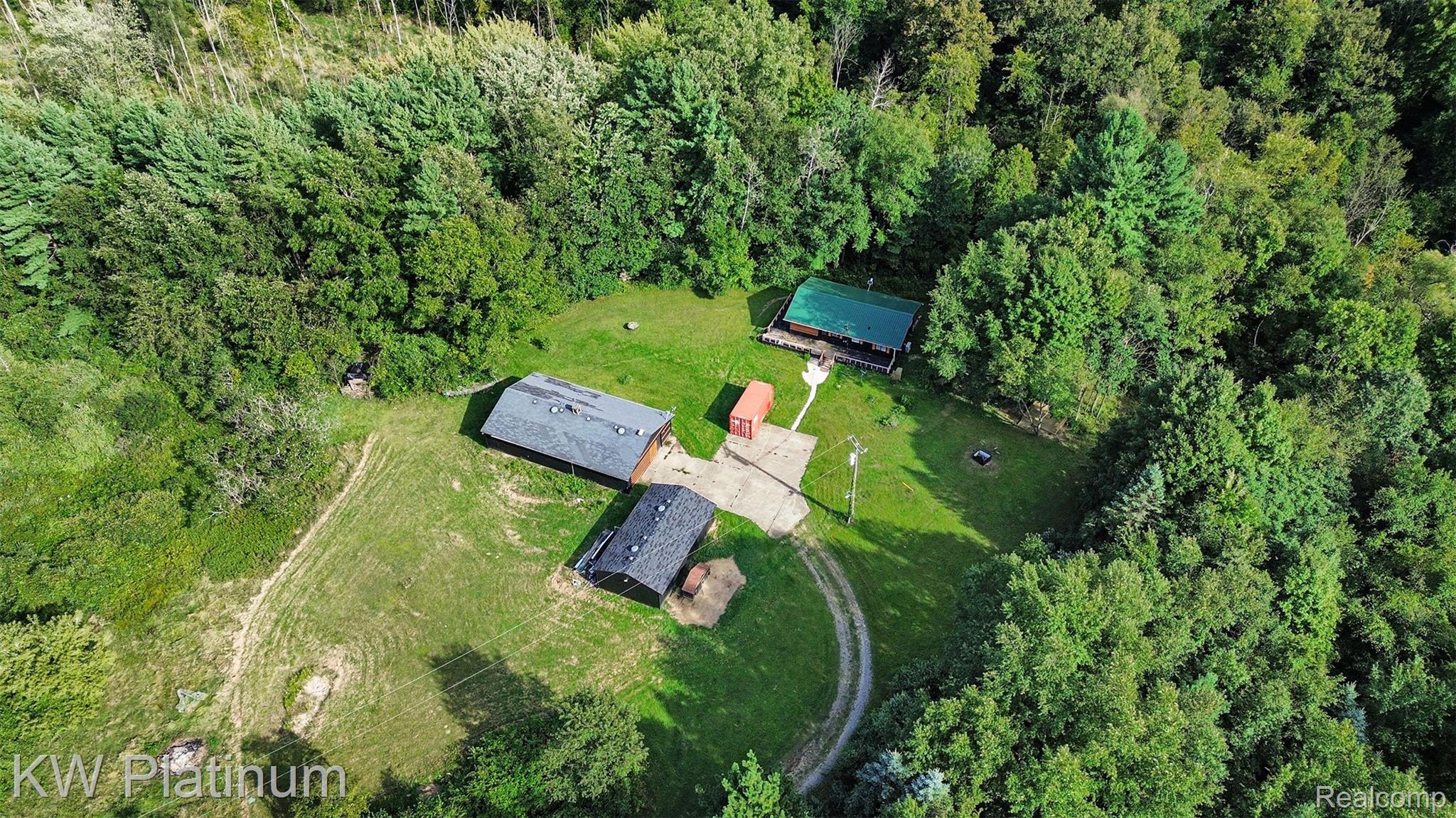 2593 Brown Road Millington, MI 48746 - Photo 27 of 29 027_dji_fly_20250827_170002_447_1756328676612_photo_optimized_632.jpg