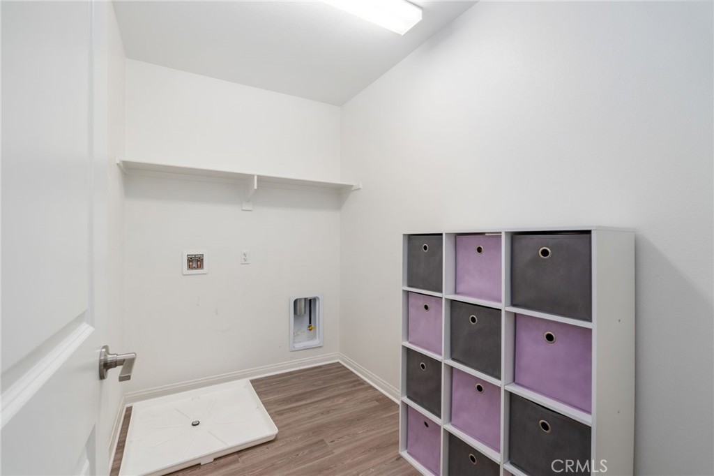 13430 Limestone Drive Yucaipa, CA 92399 - Photo 21 of 30 a room with table and a mirror