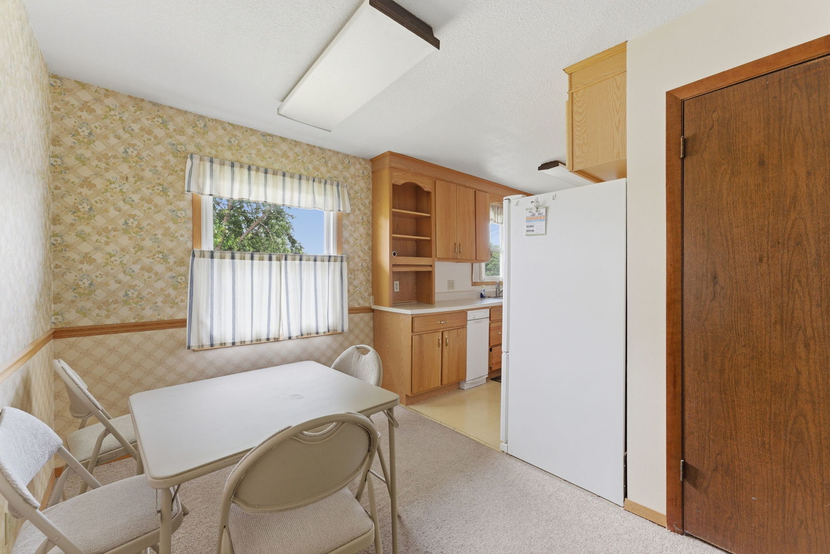3108 Maplecrest Road Bettendorf, IA 52722 - Photo 5 of 26