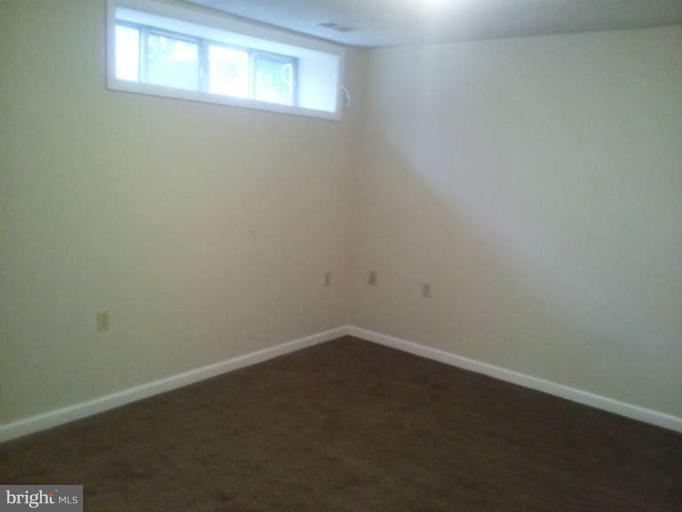 914 South Paca Street Baltimore, MD 21230 - Photo 13 of 16 FAMILY ROOM