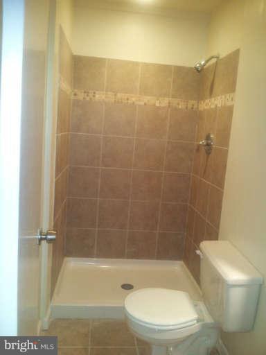 914 South Paca Street Baltimore, MD 21230 - Photo 14 of 16 LOWER BATH