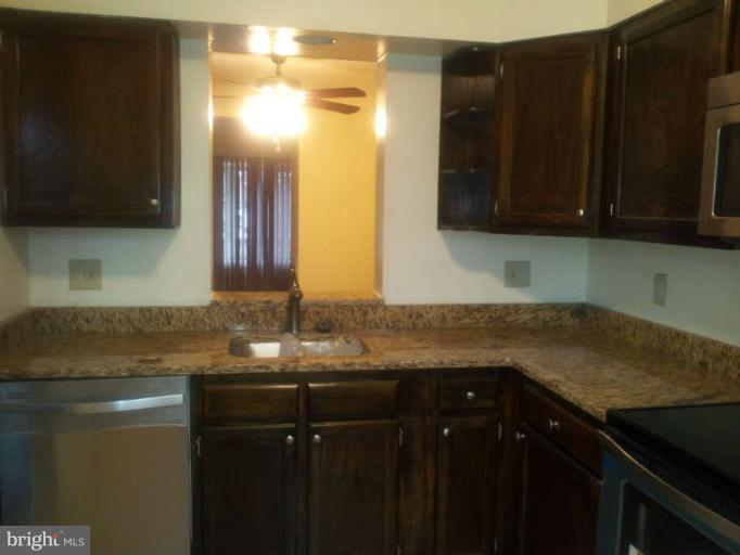 914 South Paca Street Baltimore, MD 21230 - Photo 3 of 16 GRANITE COUNTERS
