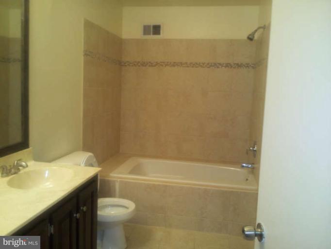 914 South Paca Street Baltimore, MD 21230 - Photo 10 of 16 BATHROOM 1