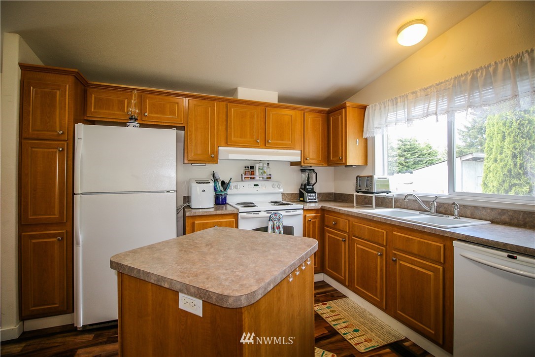 9919 180th Way Southwest Rochester, WA 98579 - Photo 7 of 17