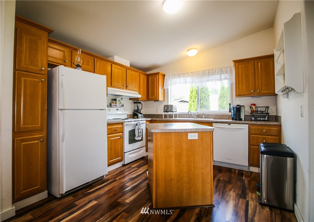 9919 180th Way Southwest Rochester, WA 98579 - Photo 8 of 17