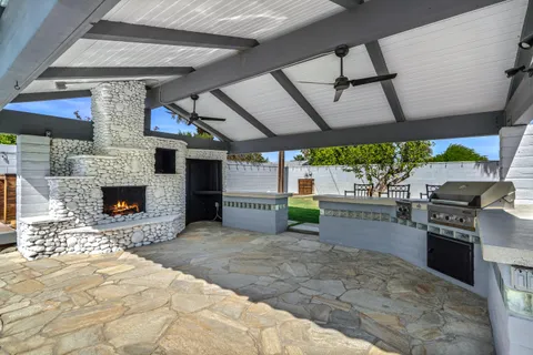 $1,170,000 | 410 East Lindsey Drive, Palm Springs, CA 92262