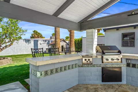$1,170,000 | 410 East Lindsey Drive, Palm Springs, CA 92262