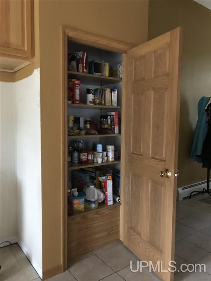7775 Tipperary Road Gladstone, MI 49837 - Photo 8 of 23
