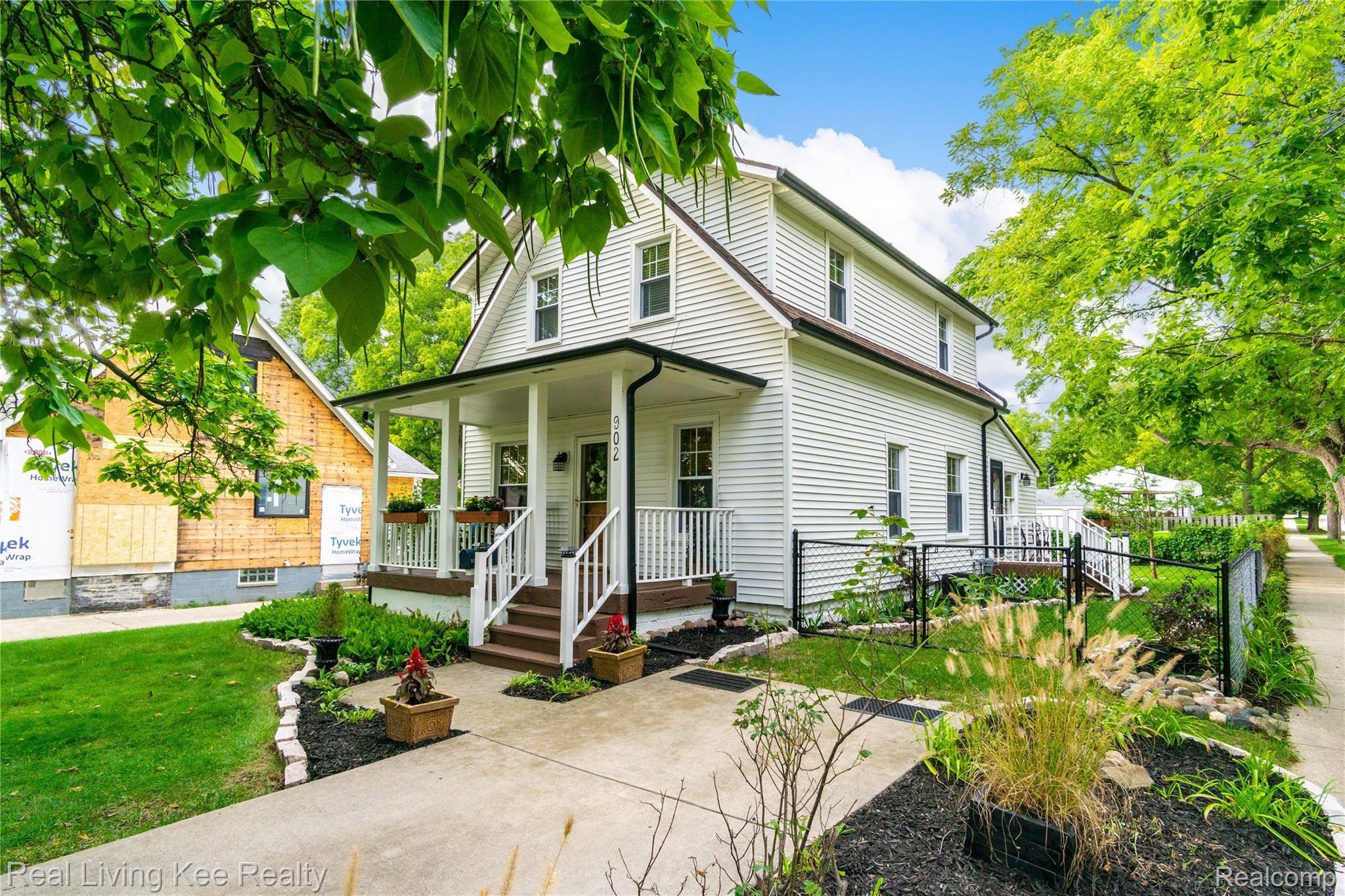 902 Fairview Avenue Rochester, MI 48307 - Photo 10 of 74 Exteriors (7 of 20).jpg