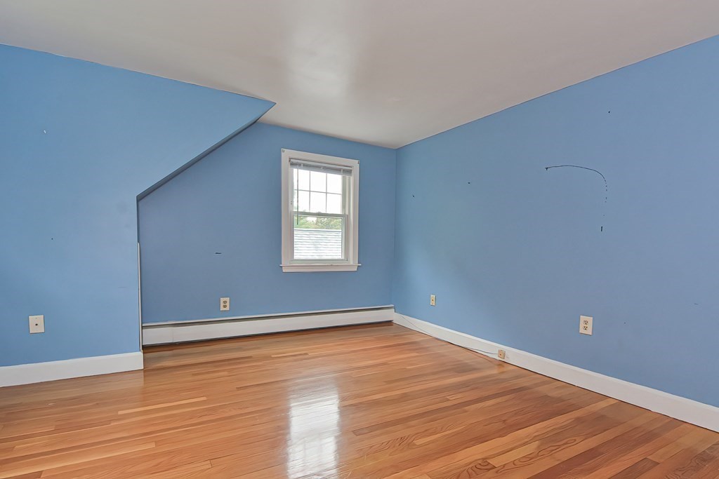 12 Ridgeview Road Sturbridge, MA 01566 - Photo 27 of 40 wooden floor in an empty room with a window