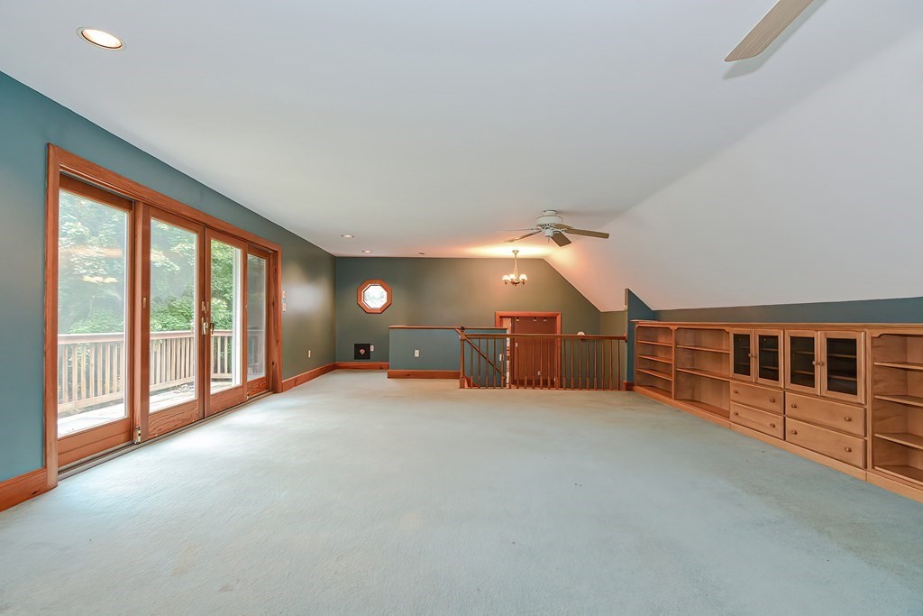 12 Ridgeview Road Sturbridge, MA 01566 - Photo 30 of 40 an empty room with windows