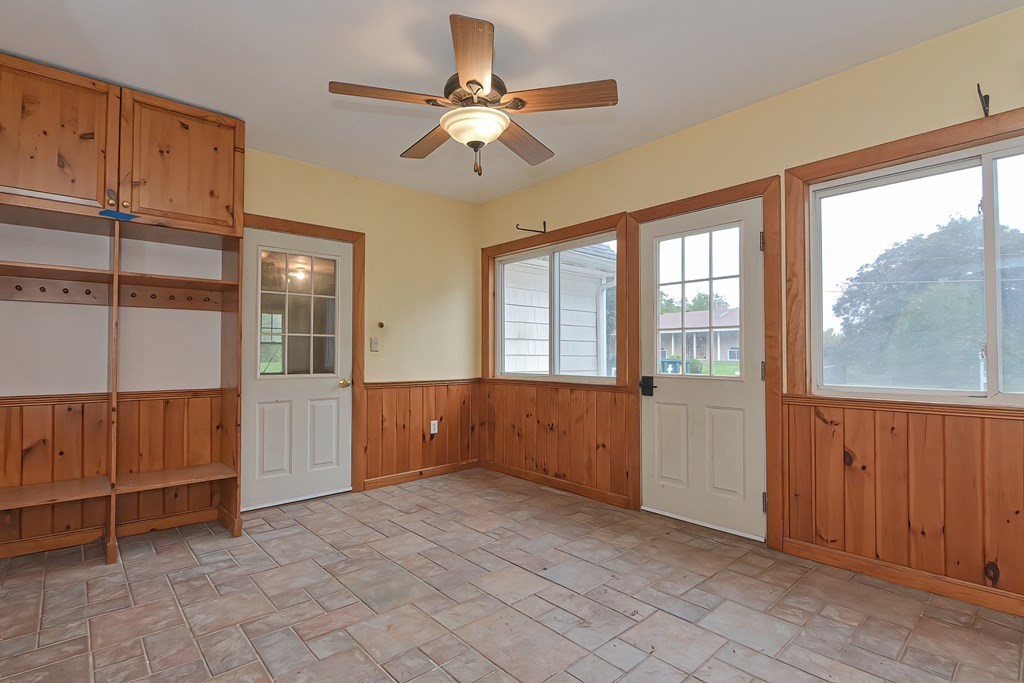 12 Ridgeview Road Sturbridge, MA 01566 - Photo 3 of 40 a view of an empty room with a window