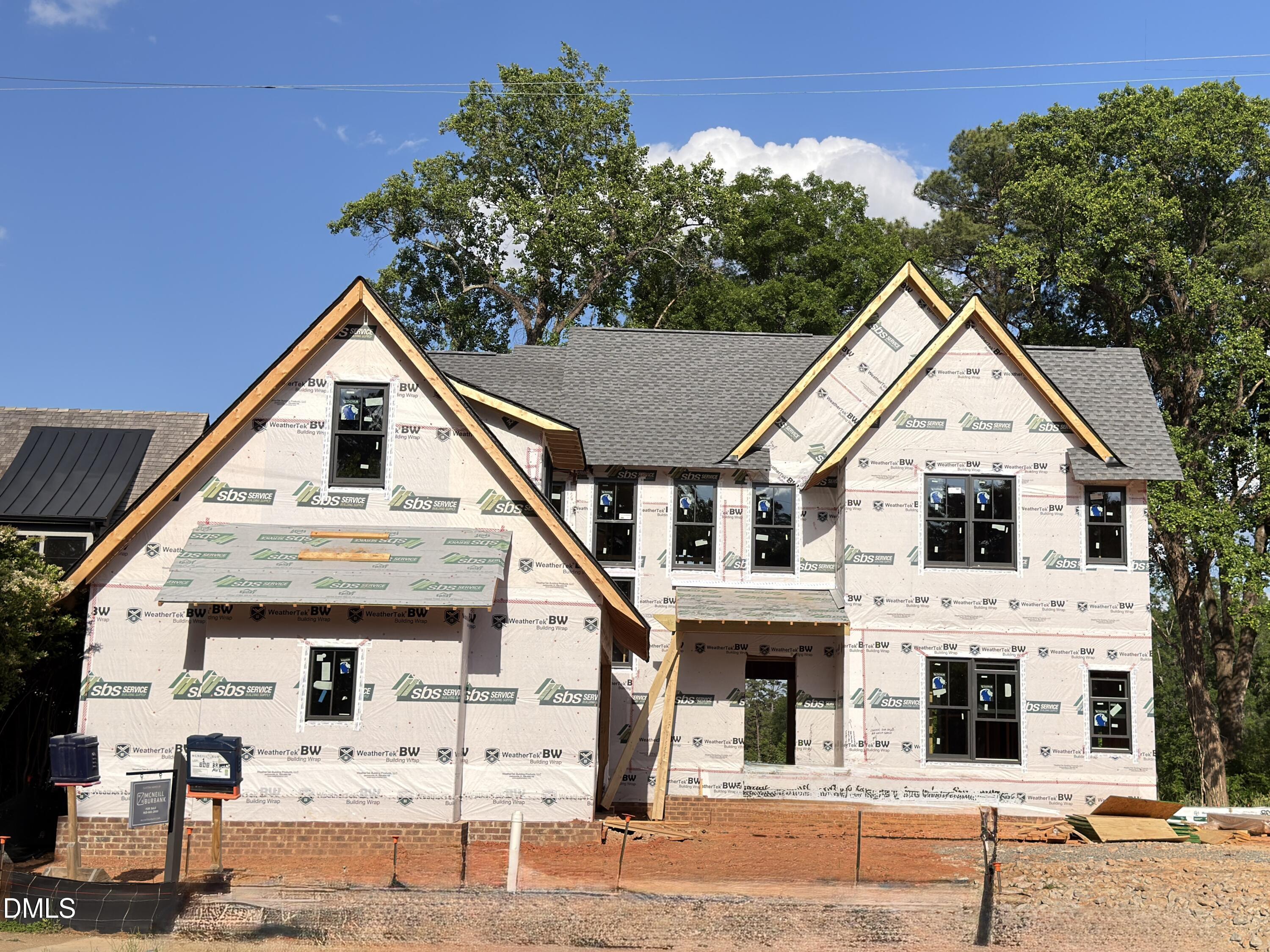 808 Brooks Avenue Raleigh, NC 27607 - Photo 3 of 11 a view of house with street
