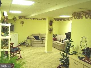 130 Cornflower Road Trenton, NJ 08620 - Photo 6 of 6 Gallery Image 6