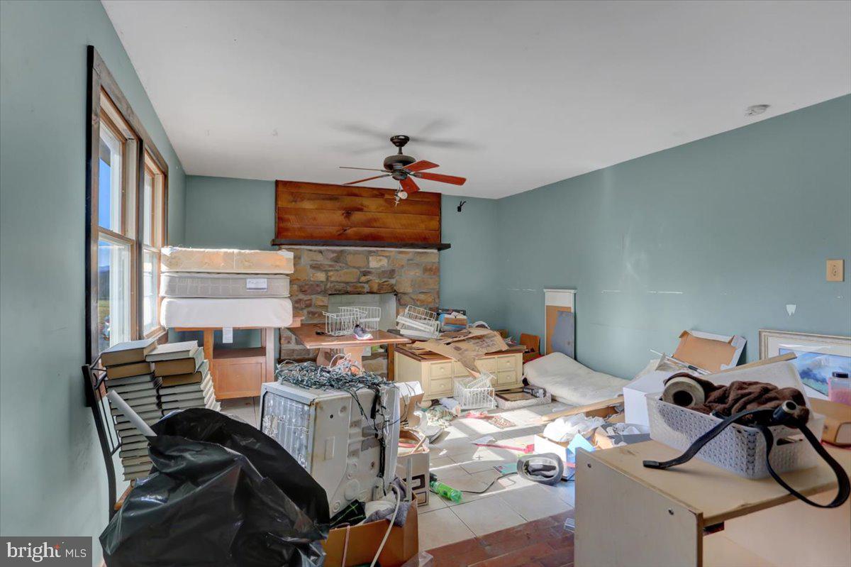 16950 Amberson Road Spring Run, PA 17262 - Photo 35 of 36 Living room