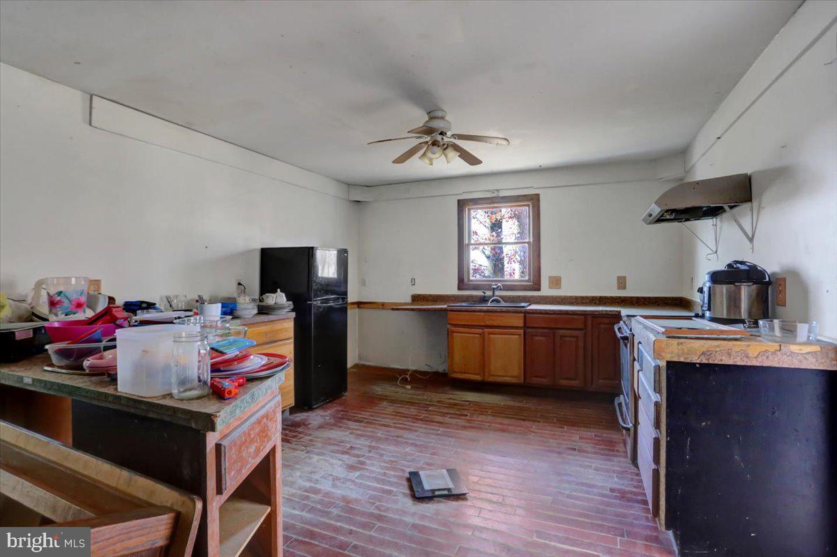 16950 Amberson Road Spring Run, PA 17262 - Photo 10 of 36 Kitchen